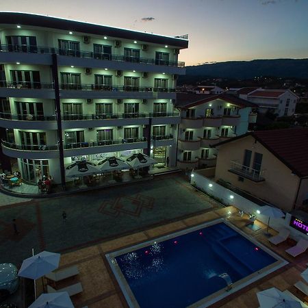 Hotel Edita Ulcinj Kültér fotó