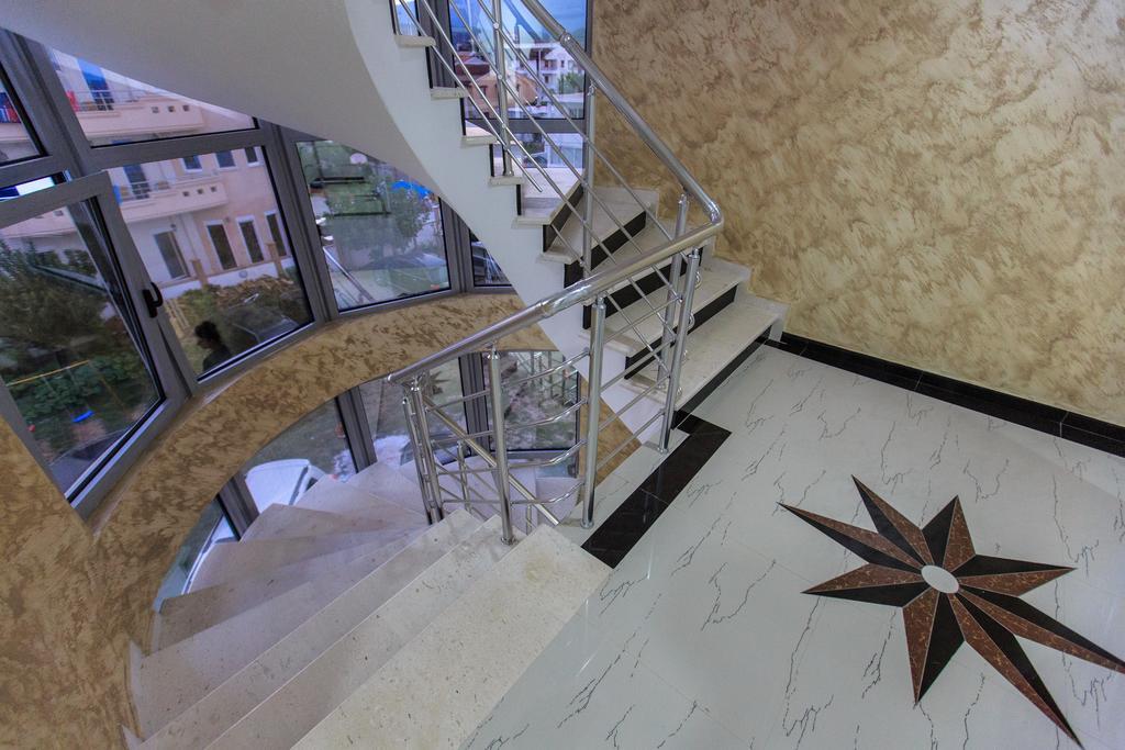Hotel Edita Ulcinj Kültér fotó