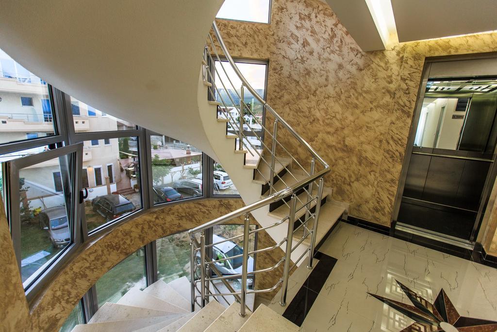Hotel Edita Ulcinj Kültér fotó