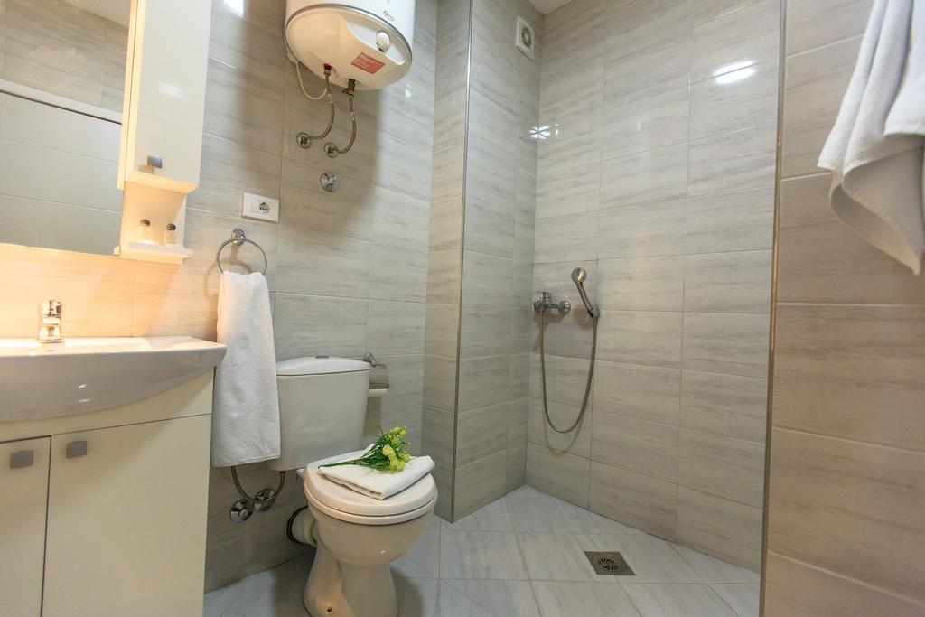 Hotel Edita Ulcinj Kültér fotó