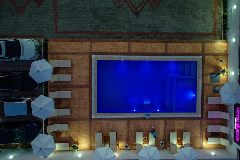 Hotel Edita Ulcinj Kültér fotó